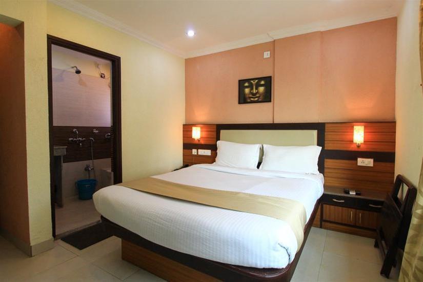 Moments Hotel Колката Екстериор снимка