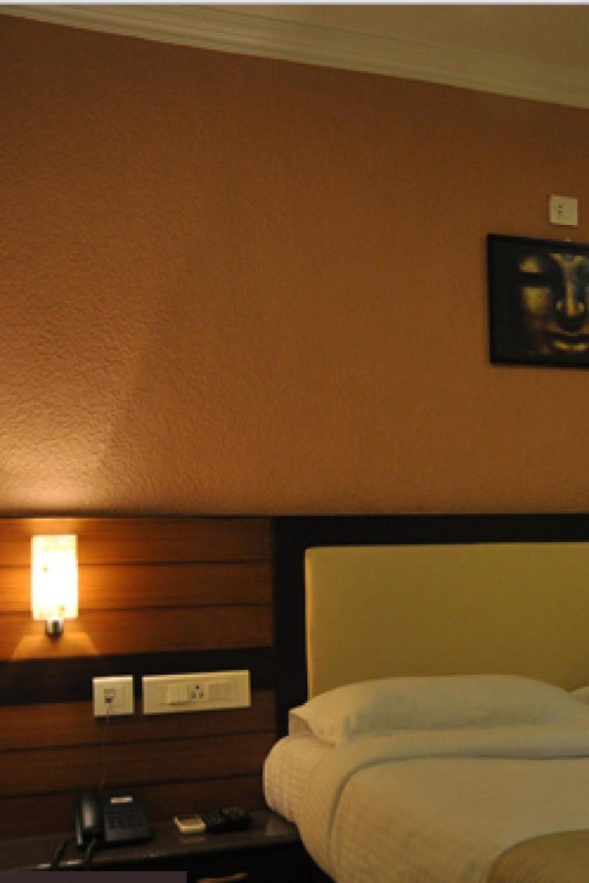 Moments Hotel Колката Екстериор снимка